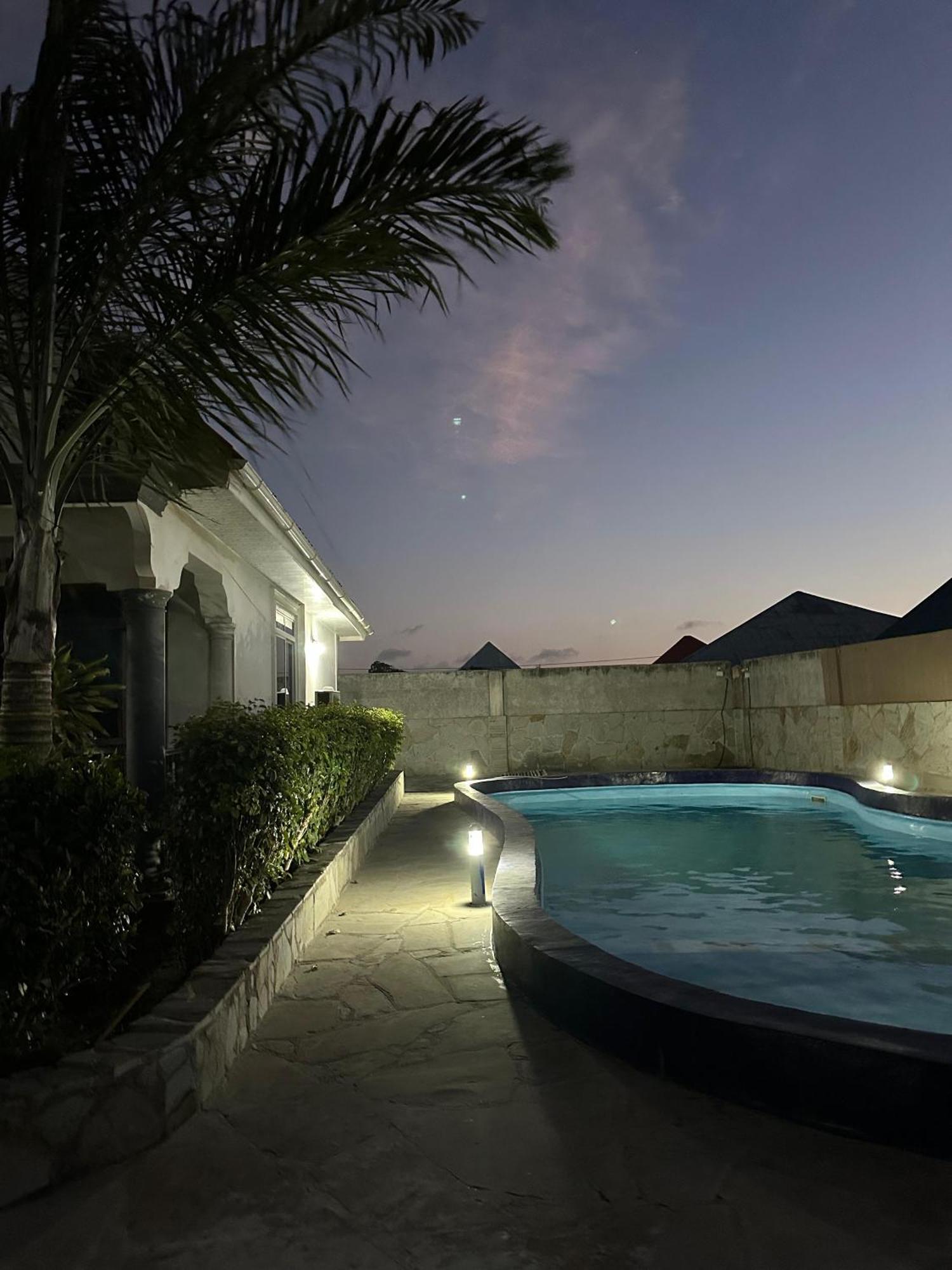 Relax Hotel Taj นูงวี ภายนอก รูปภาพ